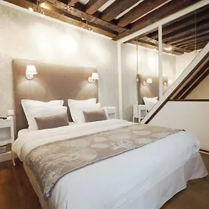  Apartamento Louvre Parisian Duplex